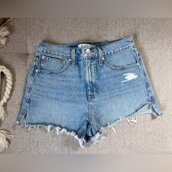 Madewell Denim Shorts: Side Slit Edition Size 25 - Picture 2 of 5